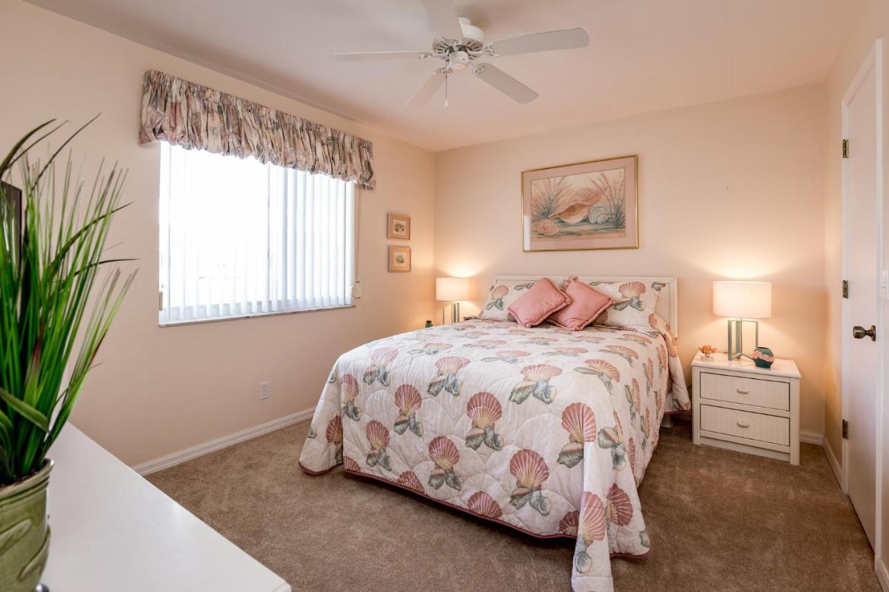 Royal Pelican 381 Fort Myers Beach Exterior photo