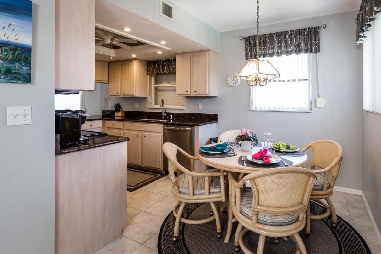 Royal Pelican 381 Fort Myers Beach Exterior photo