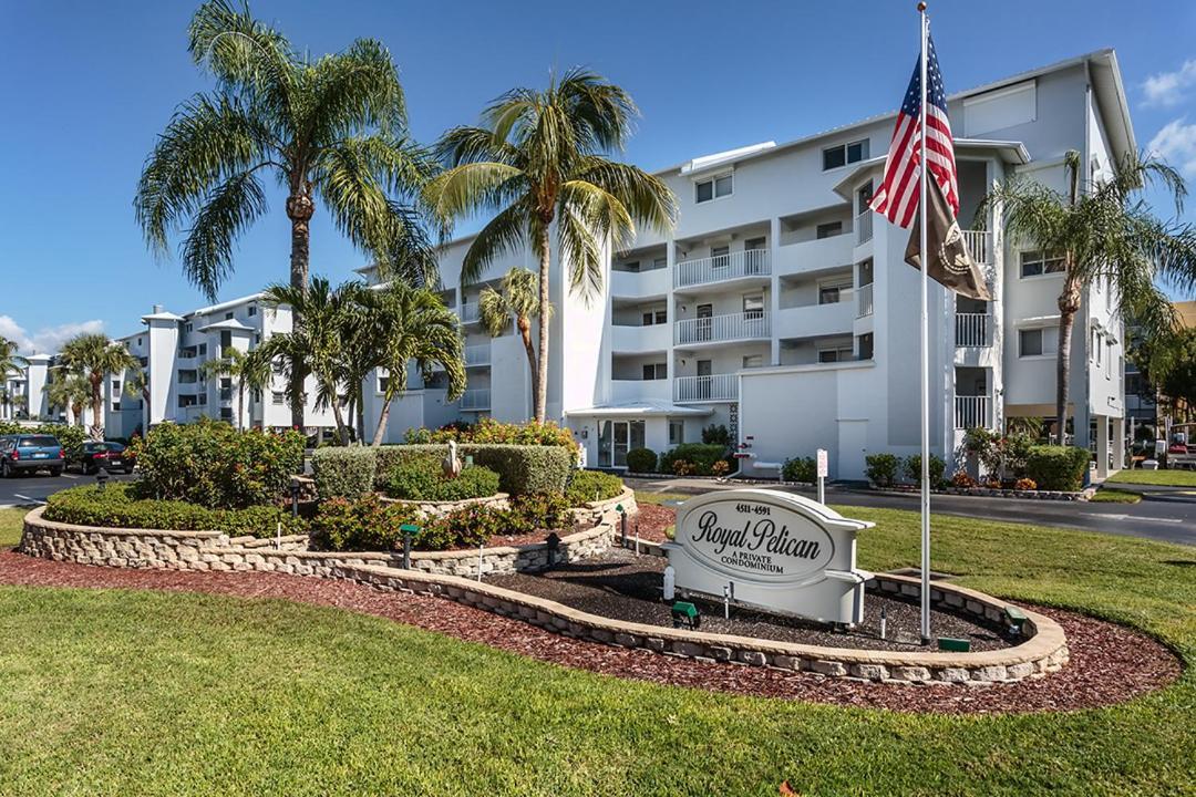 Royal Pelican 381 Fort Myers Beach Exterior photo